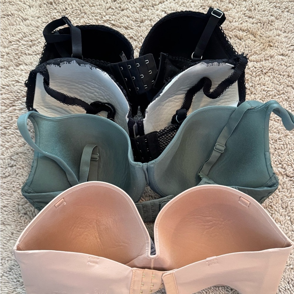 Victoria Secret Bras 34DDD - Picture 2 of 2